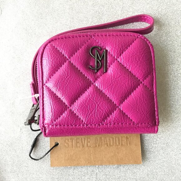 Steve Madden BWELLY Dark Fuschia Half Zip Around Wallet  Cards Slip  4" X 3.5" - Picture 1 of 6